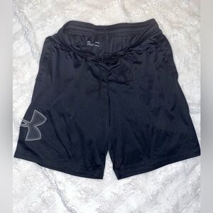 GUC (L) men's Under Armour shorts